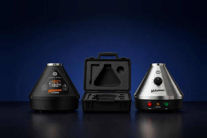 Stationäre Vaporizer zum Mieten: Volcano Hybrid und Volcano Classic mit aufgeklapptem Transportkoffer